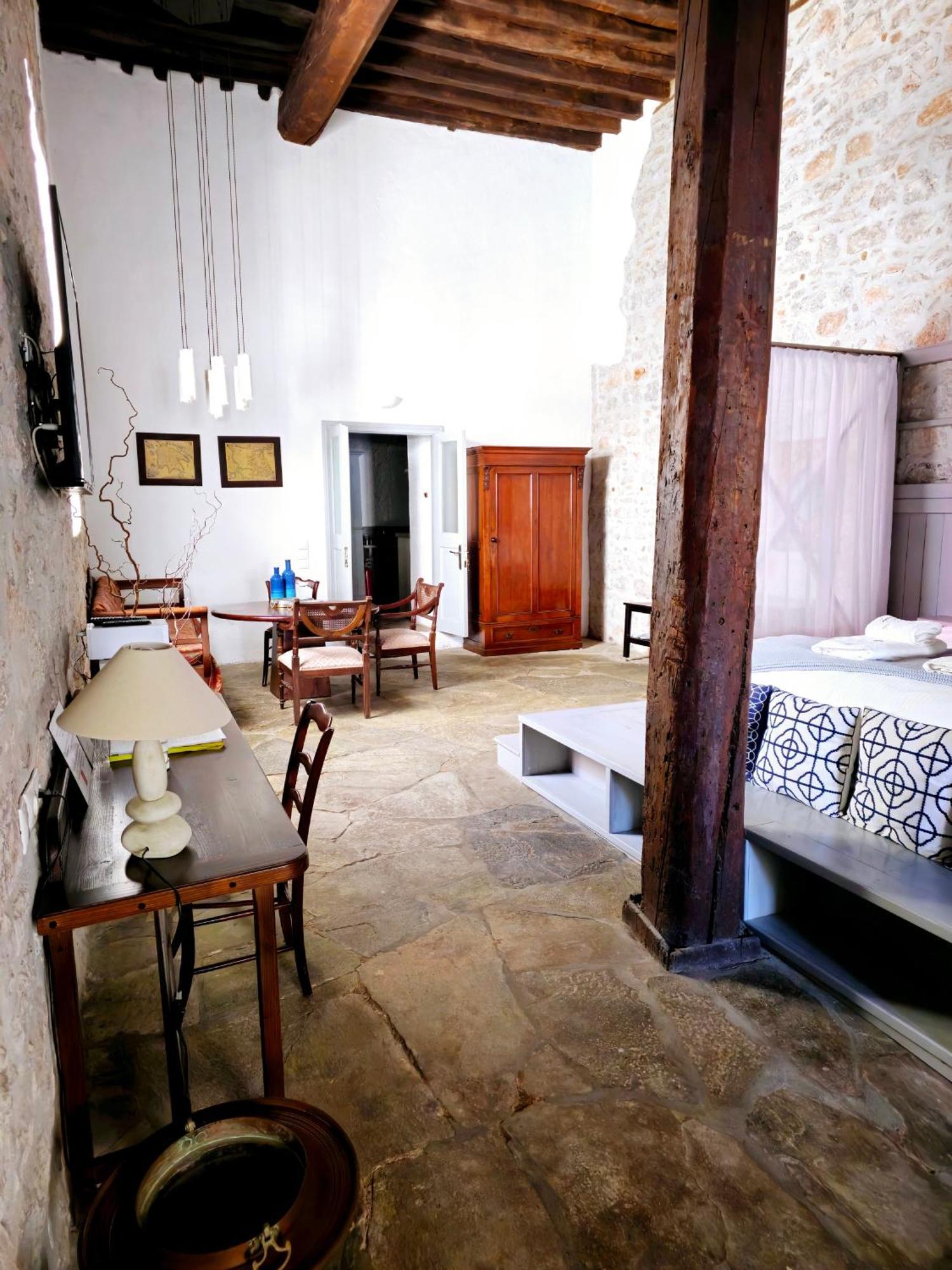 Вілла Keresbino Hydra Manor House Екстер'єр фото
